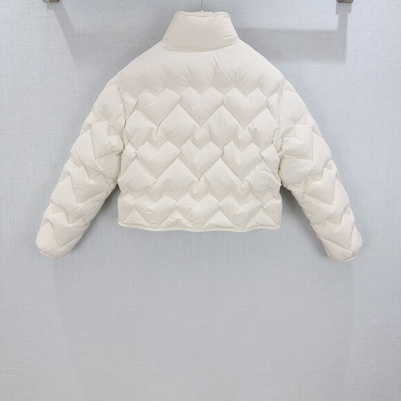 Senevee Heart-Shaped Quilted Short Down Jacket - Picture 5 of 10